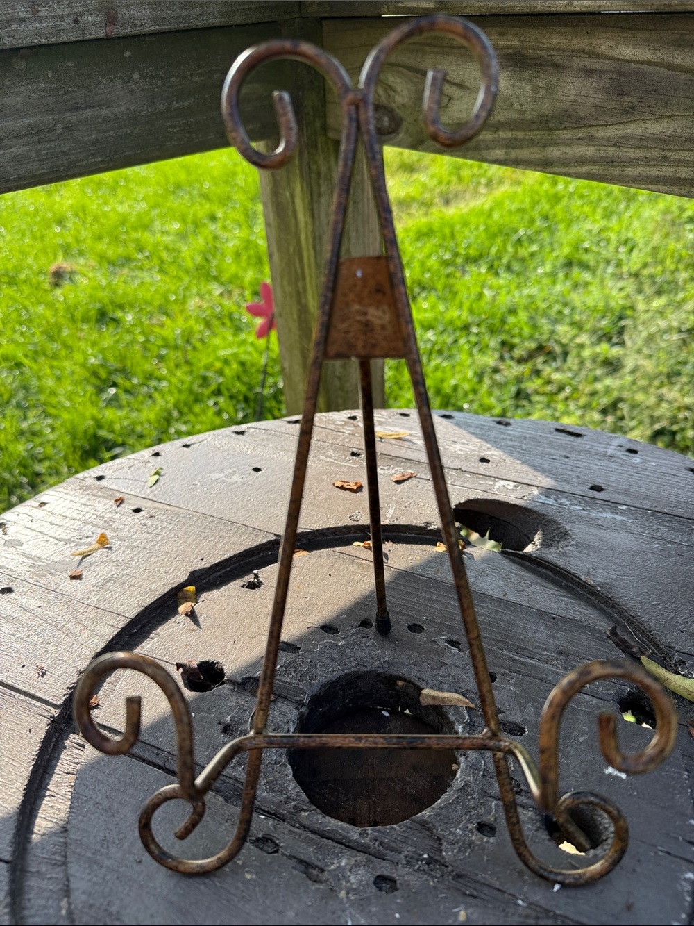 Rustic Metal Mini Easel Stand - Brown